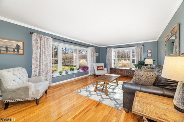 18 Dean Rd, Mendham Boro, NJ 07945