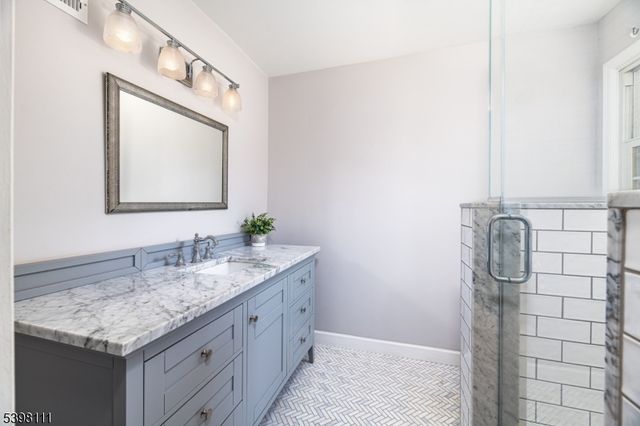 18 Dean Rd, Mendham Boro, NJ 07945