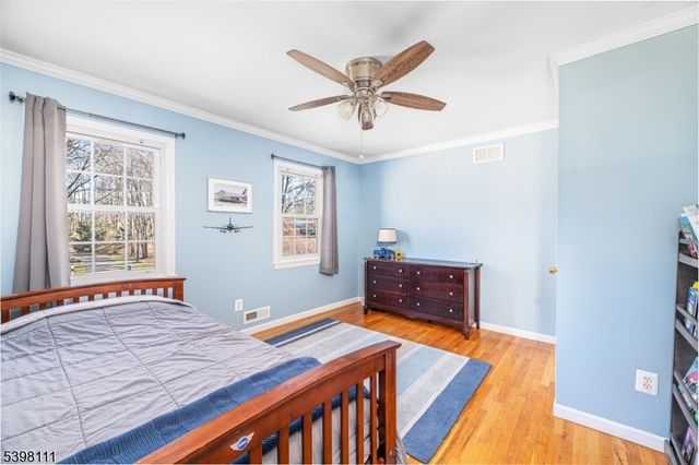 18 Dean Rd, Mendham Boro, NJ 07945