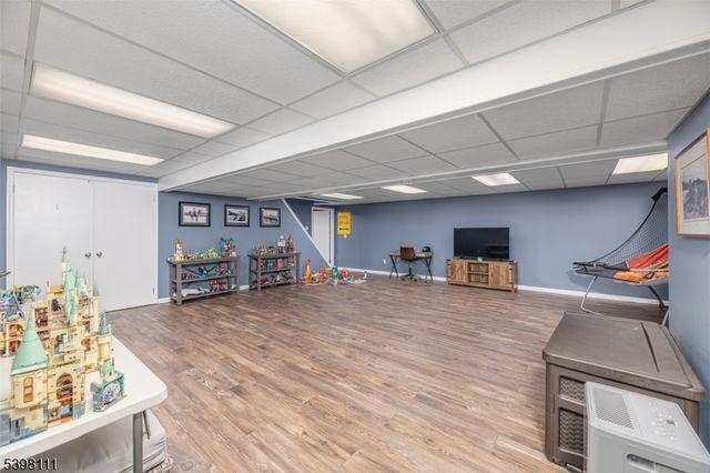 18 Dean Rd, Mendham Boro, NJ 07945