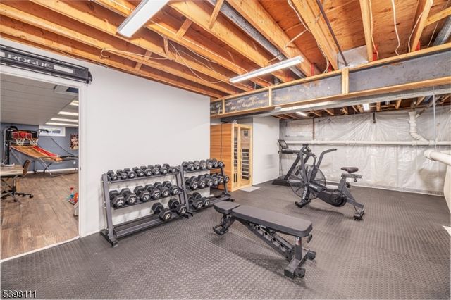 18 Dean Rd, Mendham Boro, NJ 07945