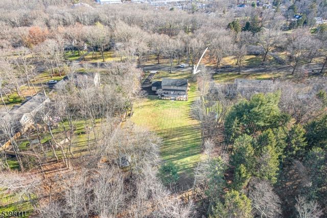 18 Dean Rd, Mendham Boro, NJ 07945