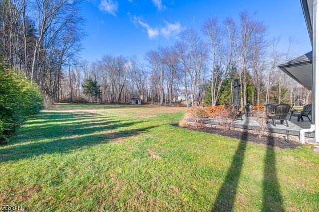 18 Dean Rd, Mendham Boro, NJ 07945