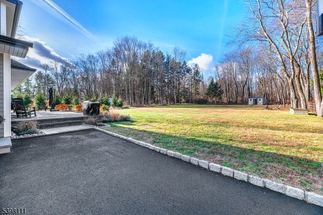 18 Dean Rd, Mendham Boro, NJ 07945