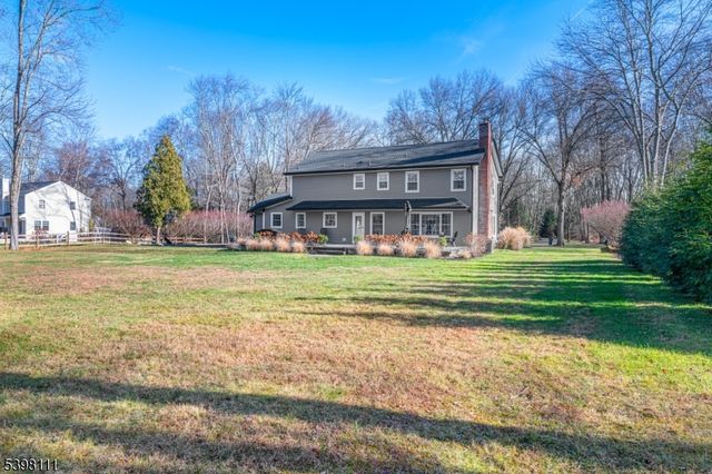 18 Dean Rd, Mendham Boro, NJ 07945