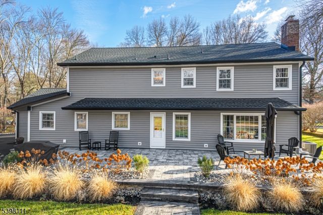 18 Dean Rd, Mendham Boro, NJ 07945