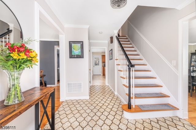 18 Dean Rd, Mendham Boro, NJ 07945