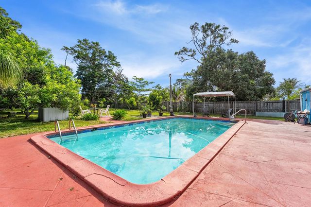 5833 Fair Green Road, West Palm Beach, FL 33417