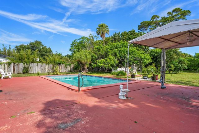 5833 Fair Green Road, West Palm Beach, FL 33417