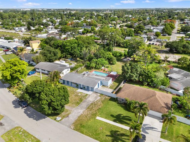 5833 Fair Green Road, West Palm Beach, FL 33417
