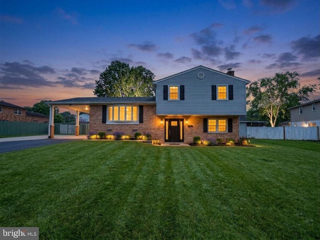 Image 1 of property listing at 9017 HOLLY AVE, Waldorf, MD 20601