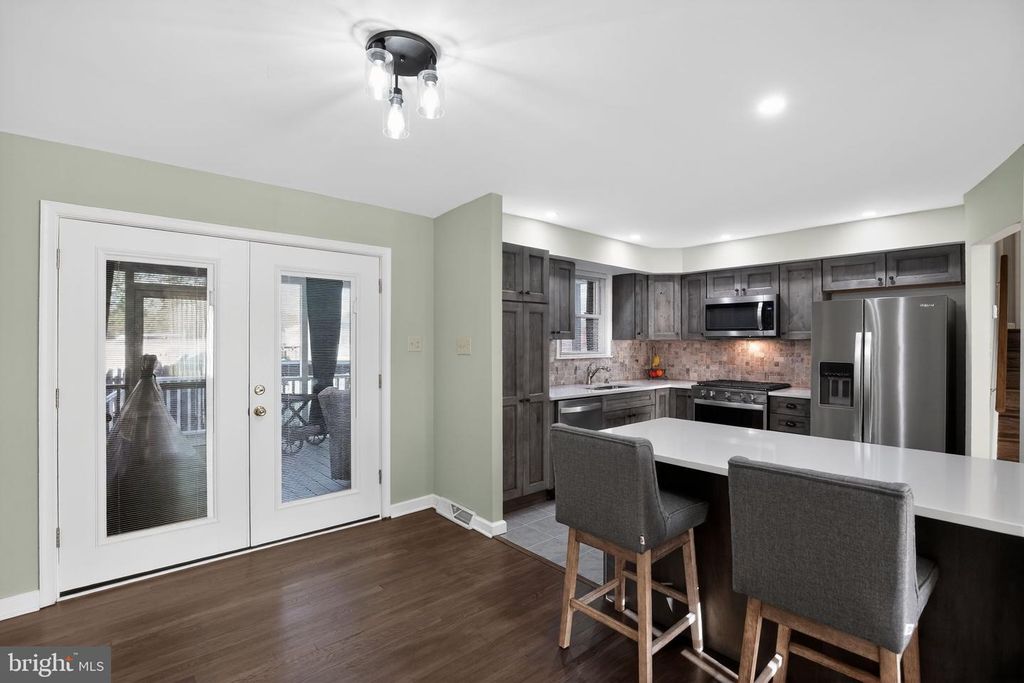 Image 11 of property listing at 9017 HOLLY AVE, Waldorf, MD 20601