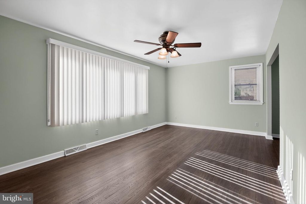 Image 12 of property listing at 9017 HOLLY AVE, Waldorf, MD 20601