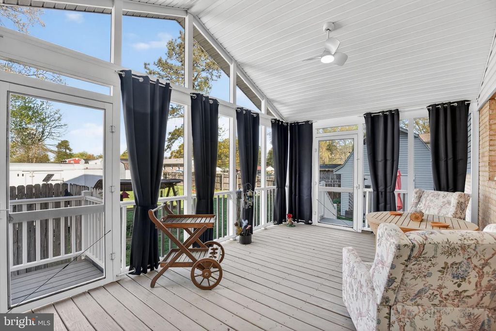 Image 16 of property listing at 9017 HOLLY AVE, Waldorf, MD 20601