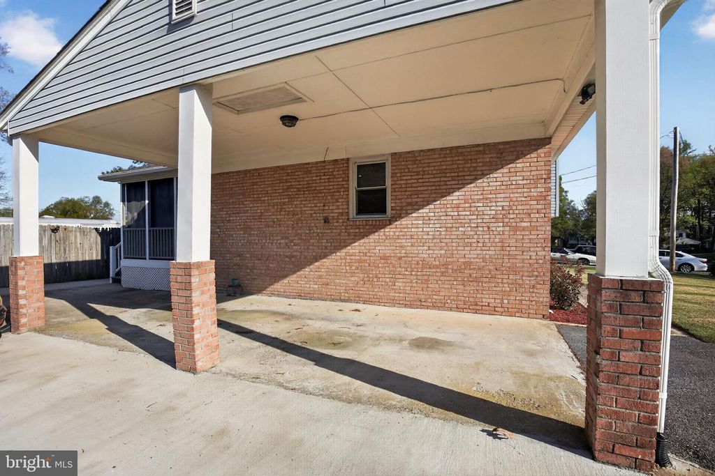 Image 29 of property listing at 9017 HOLLY AVE, Waldorf, MD 20601