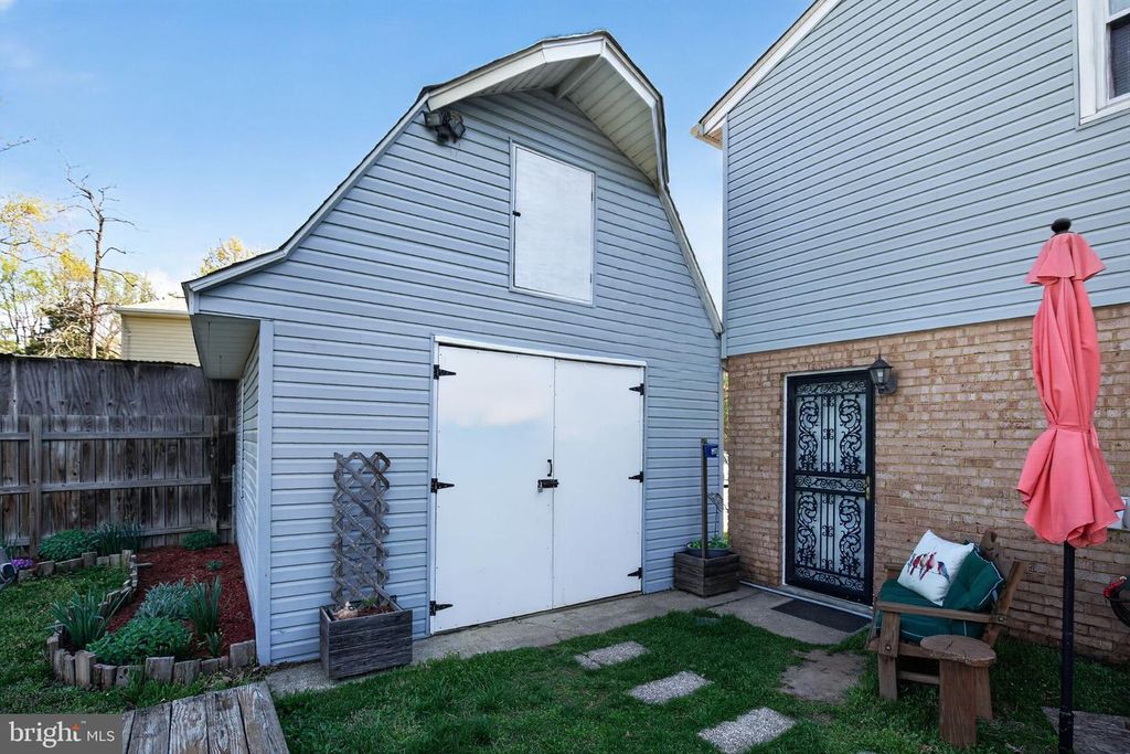 Image 31 of property listing at 9017 HOLLY AVE, Waldorf, MD 20601