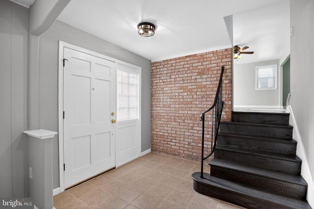 Image 4 of property listing at 9017 HOLLY AVE, Waldorf, MD 20601