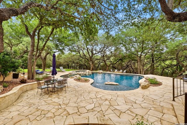 82 Champion Clf, San Antonio, TX 78258