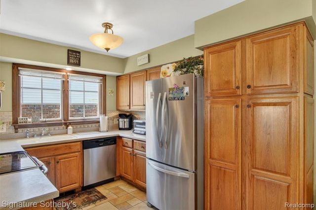 1782 Nantucket Road, Plymouth, MI 48170