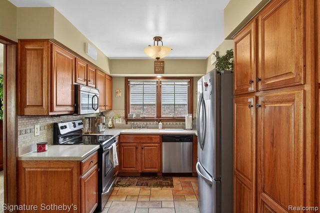 1782 Nantucket Road, Plymouth, MI 48170