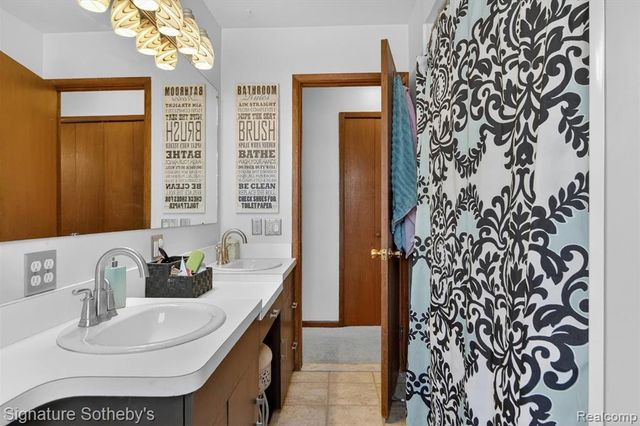 1782 Nantucket Road, Plymouth, MI 48170