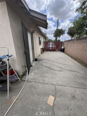 9850 Cypress Avenue, Fontana, CA 92335