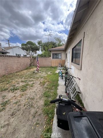 9850 Cypress Avenue, Fontana, CA 92335