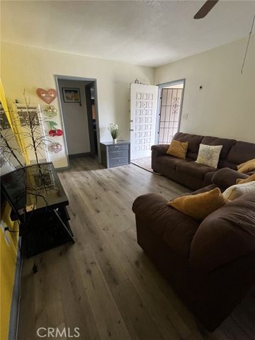 9850 Cypress Avenue, Fontana, CA 92335