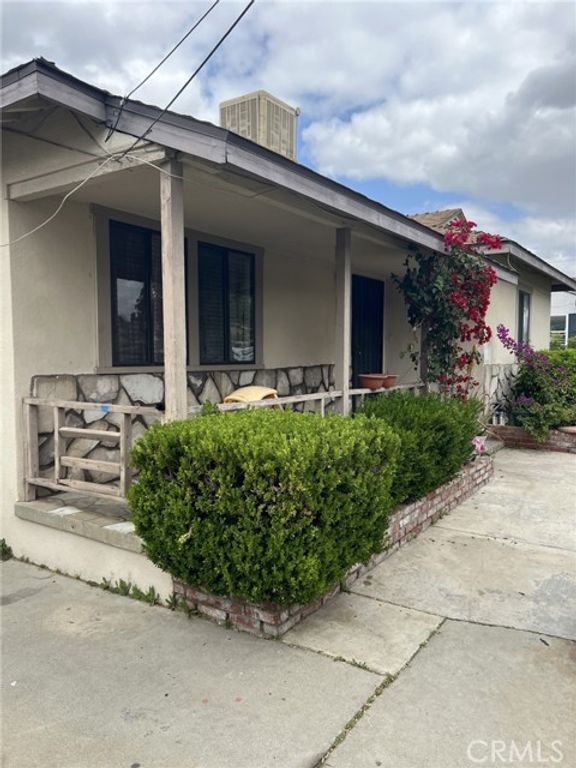 9850 Cypress Avenue, Fontana, CA 92335