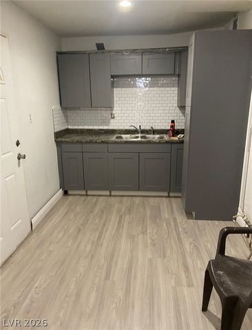 2400 Pardee Place, Las Vegas, NV 89104