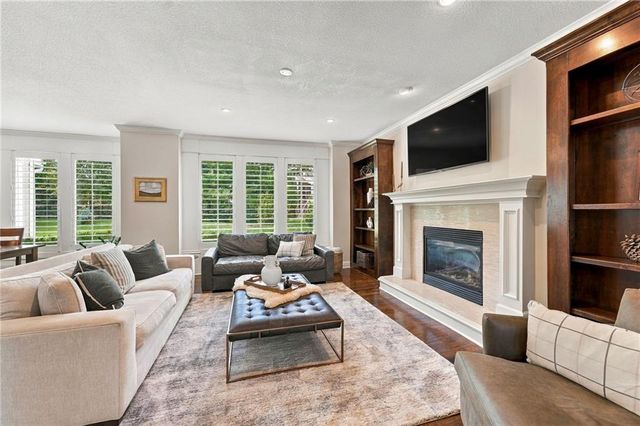 9014 W 158TH Terrace, Overland Park, KS 66221