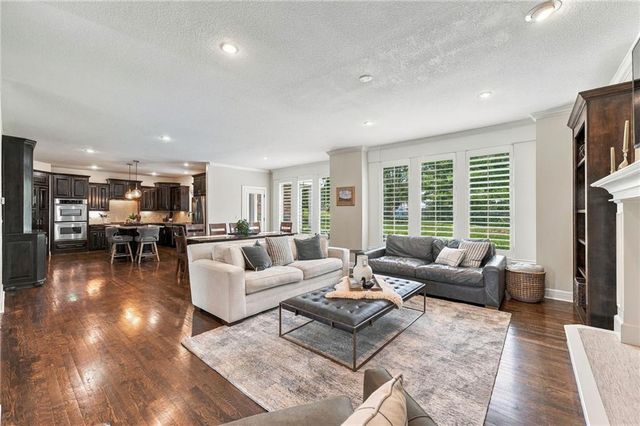 9014 W 158TH Terrace, Overland Park, KS 66221