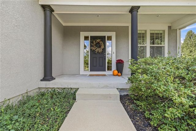 9014 W 158TH Terrace, Overland Park, KS 66221