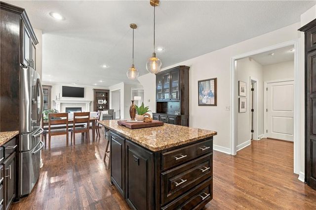 9014 W 158TH Terrace, Overland Park, KS 66221
