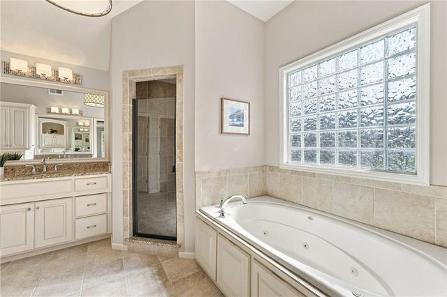 9014 W 158TH Terrace, Overland Park, KS 66221