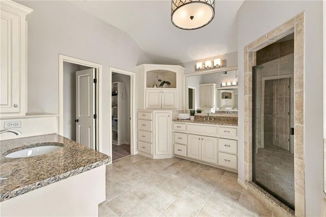 9014 W 158TH Terrace, Overland Park, KS 66221