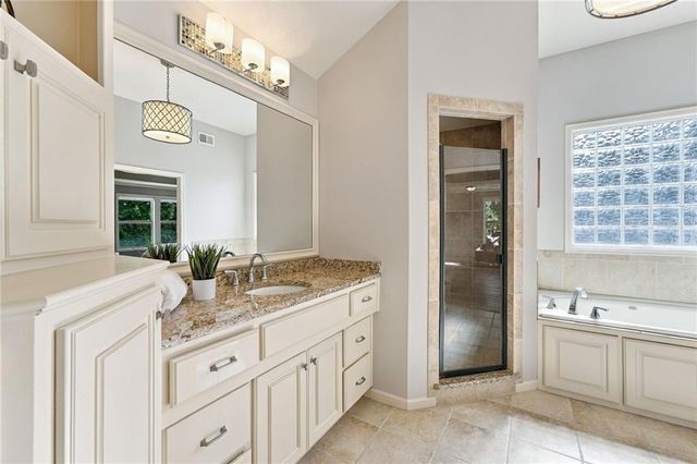 9014 W 158TH Terrace, Overland Park, KS 66221