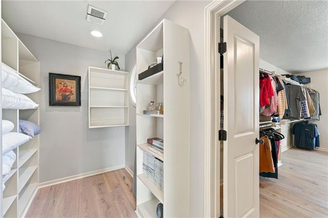 9014 W 158TH Terrace, Overland Park, KS 66221