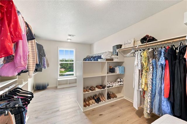 9014 W 158TH Terrace, Overland Park, KS 66221