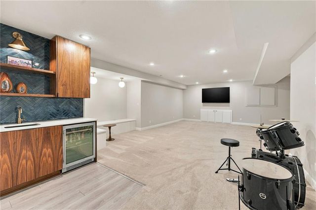 9014 W 158TH Terrace, Overland Park, KS 66221