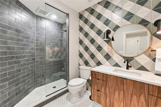 9014 W 158TH Terrace, Overland Park, KS 66221