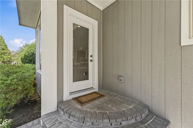9014 W 158TH Terrace, Overland Park, KS 66221