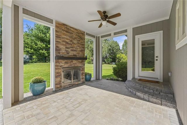9014 W 158TH Terrace, Overland Park, KS 66221