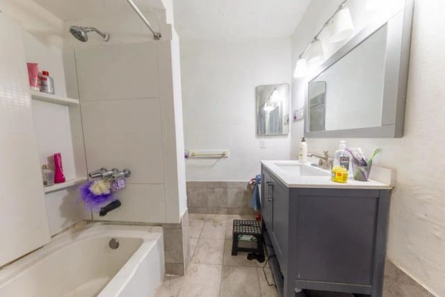 1109 E Lexington, El Cajon, CA 92019