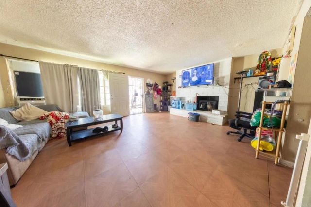 1109 E Lexington, El Cajon, CA 92019