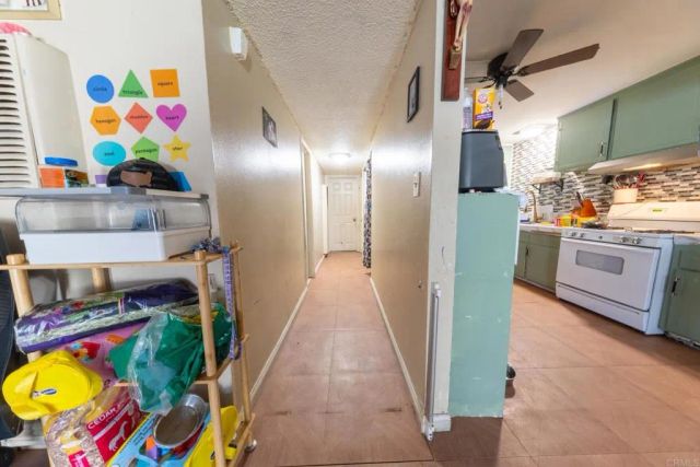 1109 E Lexington, El Cajon, CA 92019