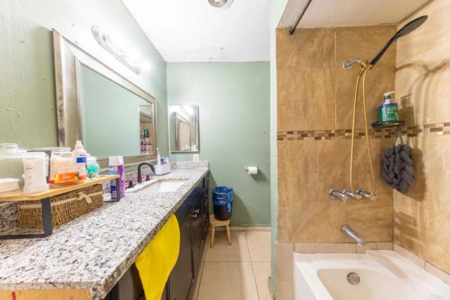 1109 E Lexington, El Cajon, CA 92019