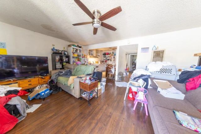 1109 E Lexington, El Cajon, CA 92019