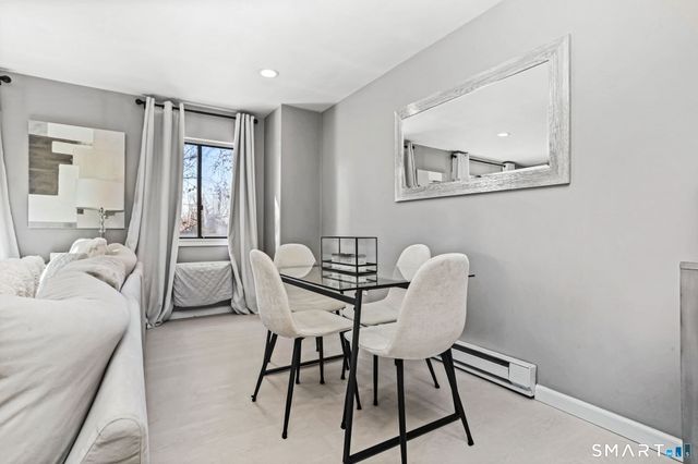 697 Cove Road APT 1B, Stamford, CT 06902