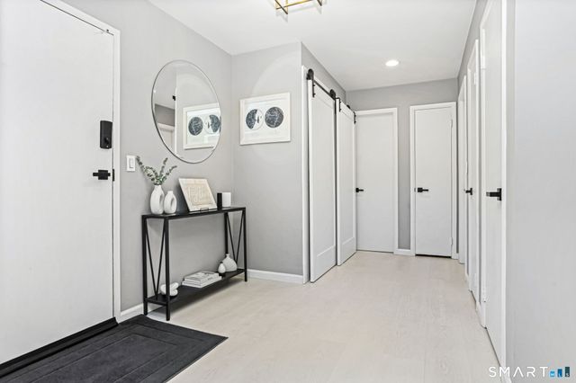 697 Cove Road APT 1B, Stamford, CT 06902